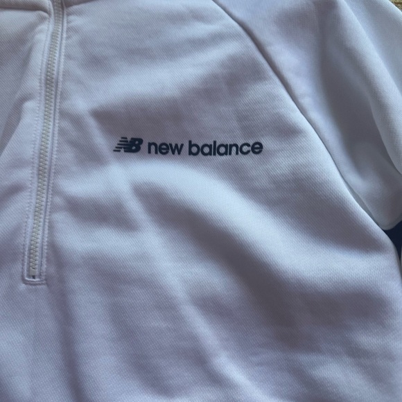 New Balance Cropped Zip Up - Picture 3 of 4